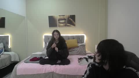 eros_nyx_ online show from December 17, 2025, 3:34 am