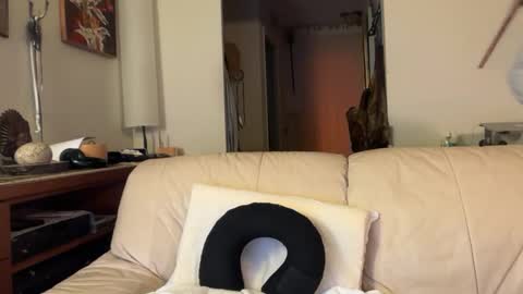 eros online show from October 22, 2025, 2:34 am