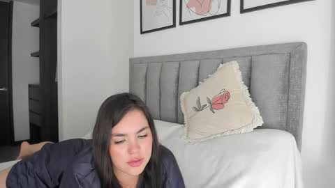 Snapshot of erotic_boobs chatting on January 14, 2025, 7:43 pm Karen online show from January 14, 2025, 7:43 pm