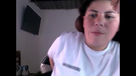 Sara online show from April 19, 2026, 6:43 pm