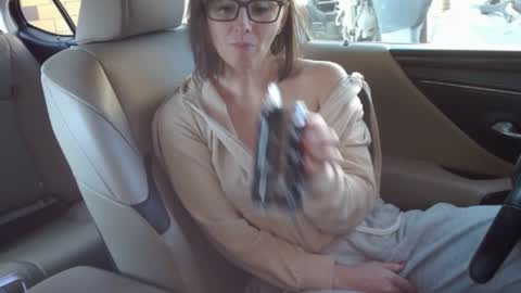 Melissa   online show from March 7, 2025, 10:45 am
