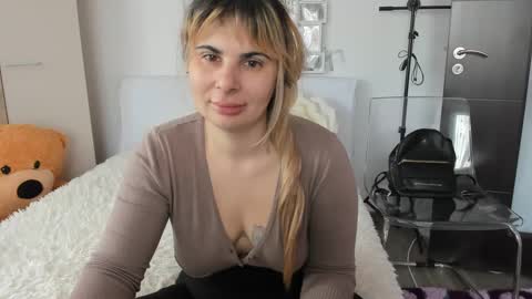 eroticsensualkitty4u online show from February 7, 2025, 9:16 am
