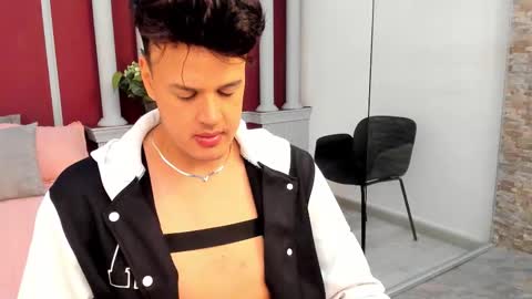 eryxmarlowe_ online show from October 28, 2025, 1:53 am