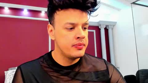 eryxmarlowe_ online show from November 4, 2025, 12:04 pm