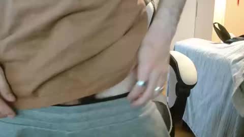 Snapshot of erzzoofr chatting on November 9, 2025, 11:08 am Erzzoo online show from November 9, 2025, 11:08 am