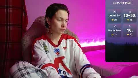 esajukyy online show from September 22, 2025, 1:13 pm