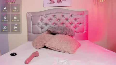 Escarlet online show from November 14, 2025, 8:51 pm