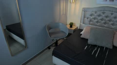 Escarlet online show from March 6, 2026, 12:01 pm