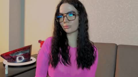 Esenya online show from October 31, 2025, 10:05 am