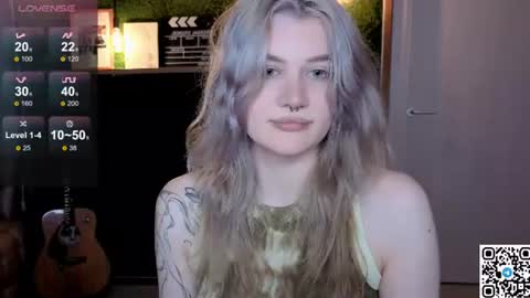 Snapshot of eshleeeygreen chatting on June 19, 2026, 9:29 pm EshleGreen online show from June 19, 2026, 9:29 pm