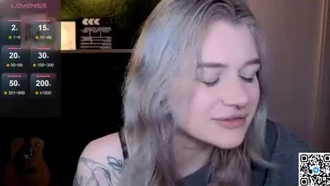 Snapshot of eshleeeygreen chatting on June 28, 2026, 11:33 pm EshleGreen online show from June 28, 2026, 11:33 pm