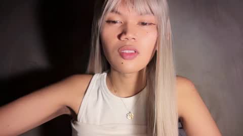 Chelliane online show from April 19, 2026, 1:43 pm