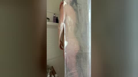 esimaralda online show from April 18, 2026, 2:21 pm