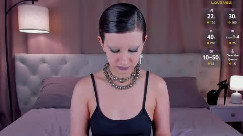 Snapshot of esme_fox chatting on April 29, 2026, 5:30 pm esme_fox online show from April 29, 2026, 5:30 pm