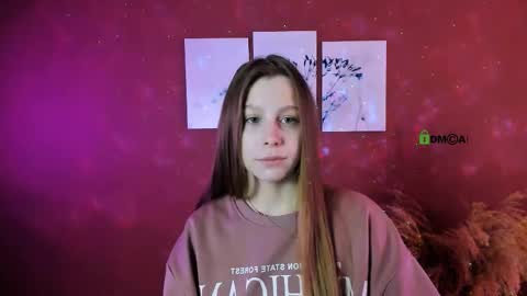 esme_moore_ online show from October 14, 2025, 8:37 am