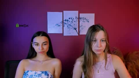 esme_moore_ online show from October 28, 2025, 9:35 am