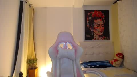 Esmeralda online show from December 11, 2024, 12:33 am