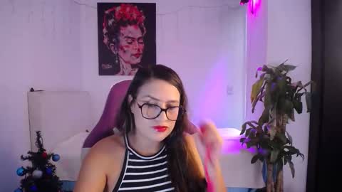 Esmeralda online show from November 30, 2025, 6:56 pm