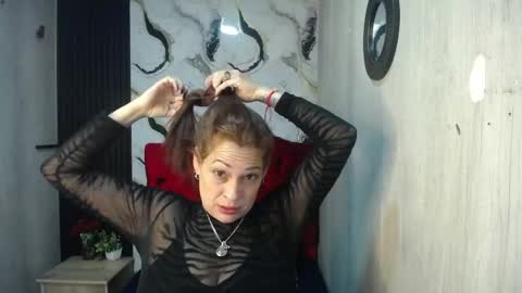 Snapshot of esmeralda_black chatting on May 6, 2026, 3:13 am esmeralda black online show from May 6, 2026, 3:13 am