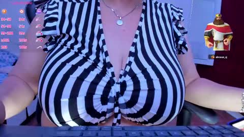 esme online show from March 12, 2025, 1:03 am