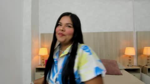 Esmeralda online show from March 30, 2026, 7:37 pm