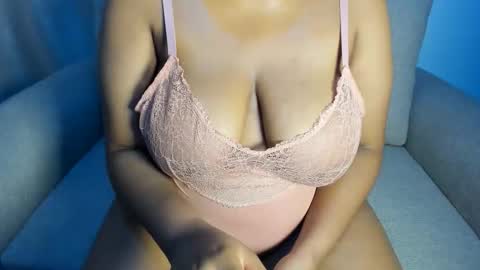 Esme online show from September 22, 2025, 11:18 pm