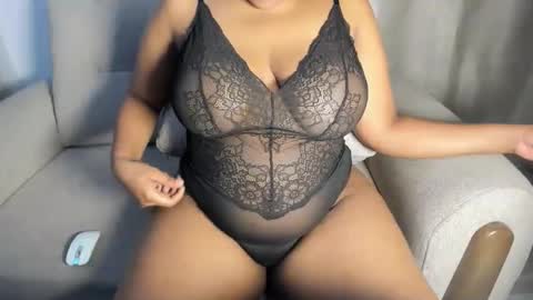 Esme online show from October 4, 2025, 11:36 pm