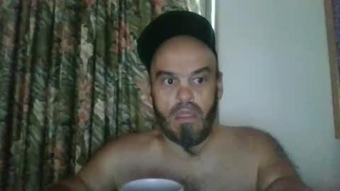 Snapshot of essensualelf chatting on September 20, 2025, 11:06 pm Essensual Elf online show from September 20, 2025, 11:06 pm