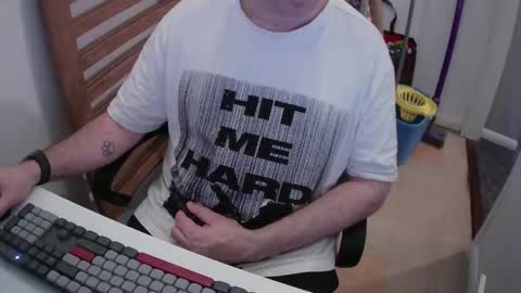 Morph online show from December 14, 2025, 8:35 pm