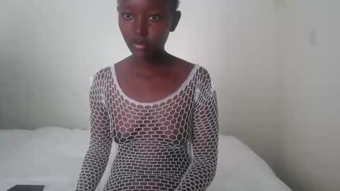 Snapshot of essypetite chatting on November 18, 2025, 1:48 pm essypetite online show from November 18, 2025, 1:48 pm