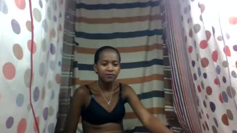 Snapshot of estancelee chatting on June 18, 2026, 7:07 pm estancelee online show from June 18, 2026, 7:07 pm