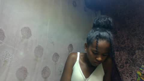 Snapshot of estancelee chatting on July 5, 2026, 4:30 am estancelee online show from July 5, 2026, 4:30 am