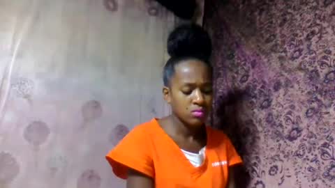 Snapshot of estancelee chatting on July 12, 2026, 10:06 am estancelee online show from July 12, 2026, 10:06 am