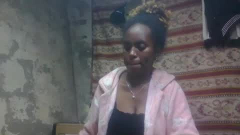 Snapshot of estanie chatting on September 27, 2025, 7:52 pm estanie online show from September 27, 2025, 7:52 pm