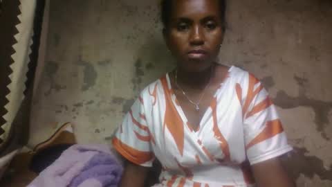 Snapshot of estanie chatting on October 2, 2025, 11:17 am estanie online show from October 2, 2025, 11:17 am