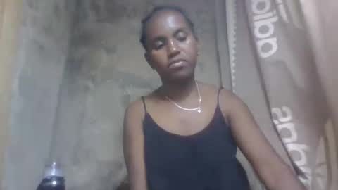 Snapshot of estanie chatting on October 6, 2025, 9:18 am estanie online show from October 6, 2025, 9:18 am