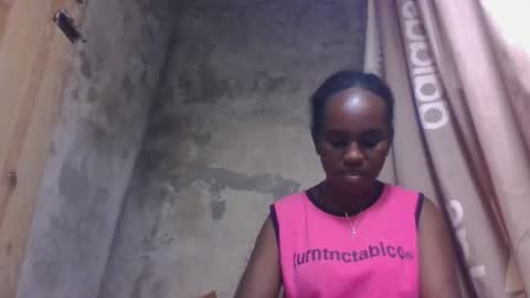 Snapshot of estanie chatting on October 8, 2025, 7:00 pm estanie online show from October 8, 2025, 7:00 pm