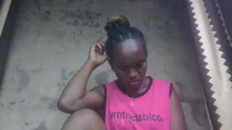 Snapshot of estanie chatting on October 10, 2025, 8:35 am estanie online show from October 10, 2025, 8:35 am