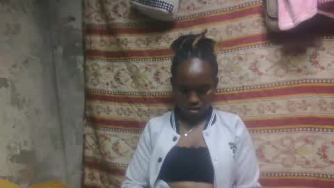 Snapshot of estanie chatting on October 11, 2025, 6:50 pm estanie online show from October 11, 2025, 6:50 pm