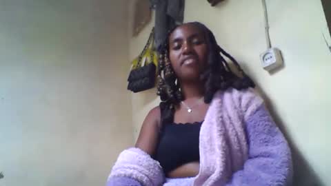 Snapshot of estanie chatting on October 12, 2025, 6:51 pm estanie online show from October 12, 2025, 6:51 pm