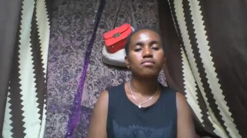 Snapshot of estanie chatting on October 16, 2025, 6:53 pm estanie online show from October 16, 2025, 6:53 pm