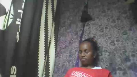 Snapshot of estanie chatting on October 27, 2025, 6:45 pm estanie online show from October 27, 2025, 6:45 pm