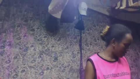 Snapshot of estanie chatting on October 31, 2025, 7:31 am estanie online show from October 31, 2025, 7:31 am