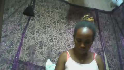 Snapshot of estanie chatting on November 1, 2025, 6:43 pm estanie online show from November 1, 2025, 6:43 pm