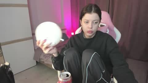 esteria online show from December 1, 2024, 10:21 pm