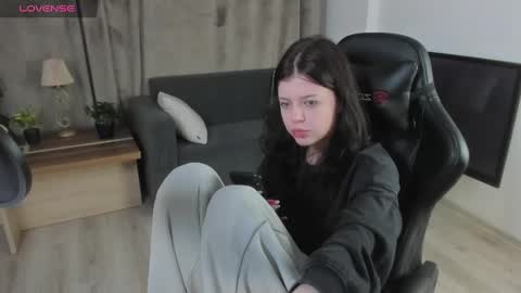 esteria online show from December 4, 2024, 12:19 am