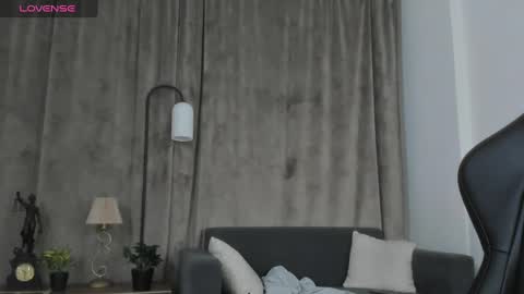 esteria online show from December 4, 2024, 6:33 am