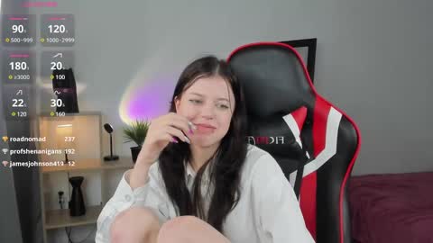 esteria online show from December 5, 2024, 4:53 am