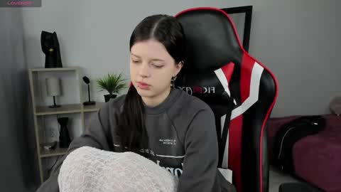 esteria online show from December 6, 2024, 12:02 am