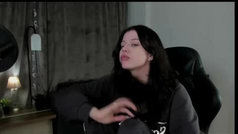 esteria online show from December 8, 2024, 12:29 am